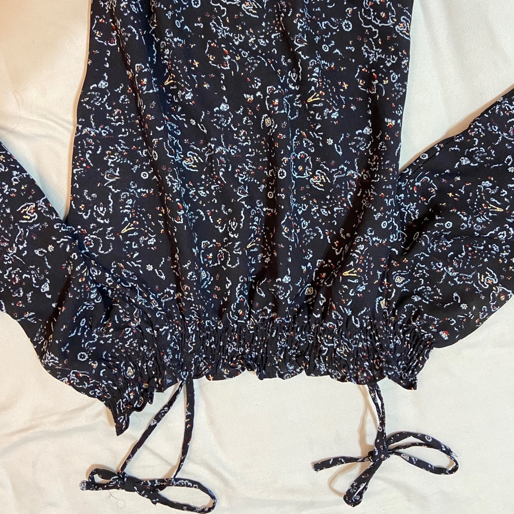 Off the shoulder/Cold Shoulder top